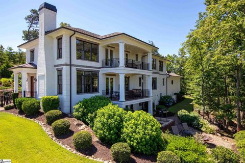Previously sold for $999,609