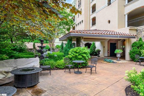 1209 E Washington Street Unit 203