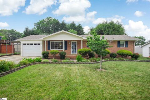 3 Luray Drive
