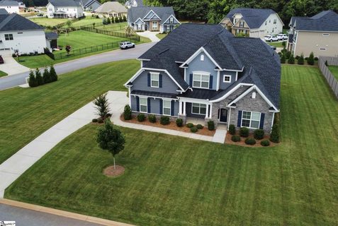 12 Lakeway Place