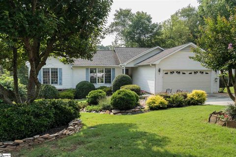 6 Woodtrace Circle
