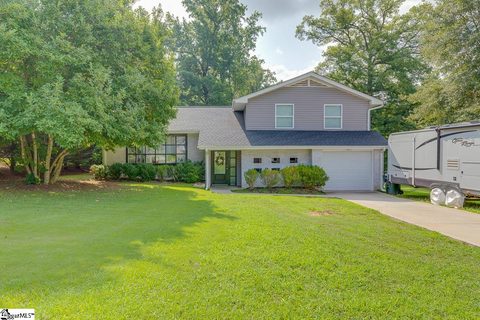 136 Clark Avenue sold home in Brookhaven, Greer, SC