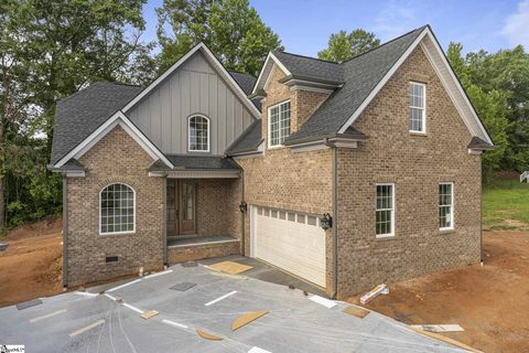 112 Courtyard Drive
