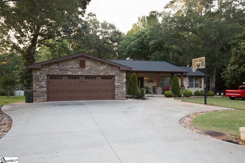 300 Bent Creek Drive sold home in King Acres, Greer, SC