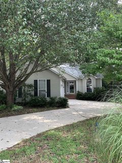 6 Fieldcrest Court