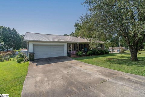 207 Ketura Drive sold home in Ballentine Estates, Easley, SC