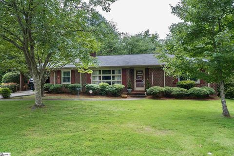 107 Kent Place