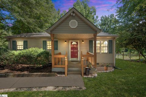 15 Longland Drive