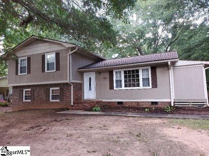 127 Ashdown Drive