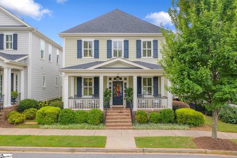 32 Ruskin Square