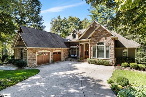 2 Winding Oaks Drive