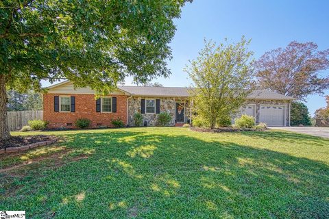 111 Ridgewood Drive