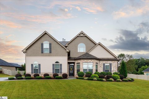 8 Sakonnet Court