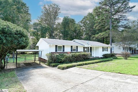 128 Ashdown Drive