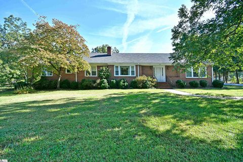 200 Garrett Street sold home in Woodfield Heights, Fountain Inn, SC