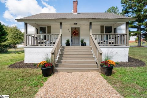 202 Woodside Circle