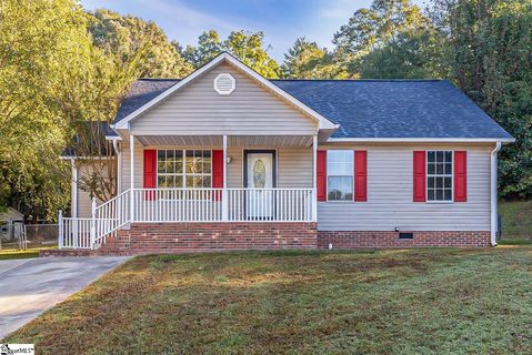556 Holly Run Court sold home in Oakmont Estates, Spartanburg, SC