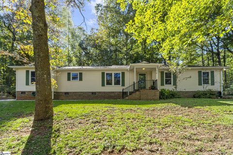 1207 Pineview Drive sold home in Heatherwood, Easley, SC