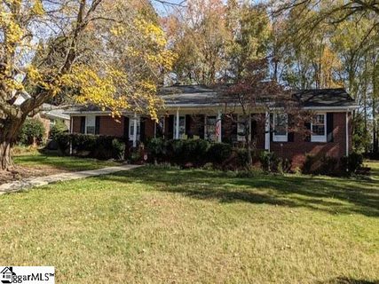 2 Kenilworth Drive