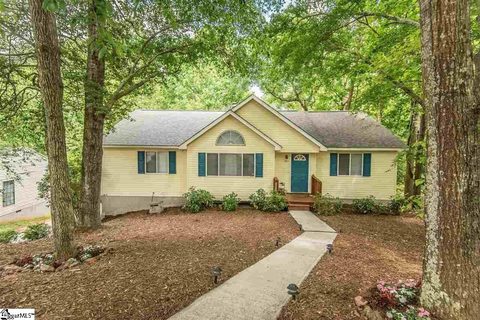 1607 Winding Way