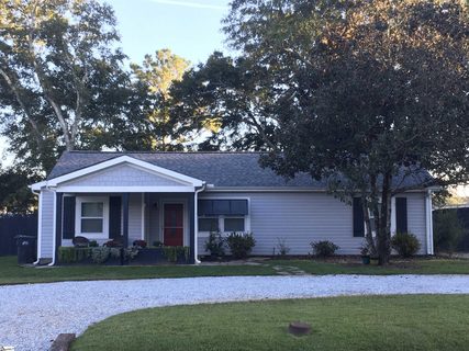 10 Paris View Drive sold home in Sunny Acres, Travelers Rest, SC