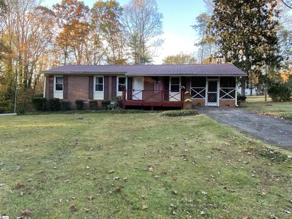 14 Pine Crest Drive