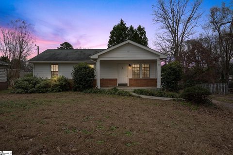 17 Fairlane Circle