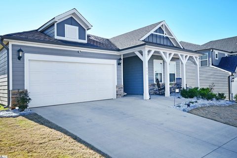 111 Graceful Sedge Way