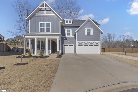 717 Saint Laurent Way