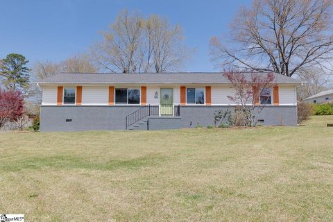 101 Lorraine Drive sold home in Meadow Brook, Travelers Rest, SC