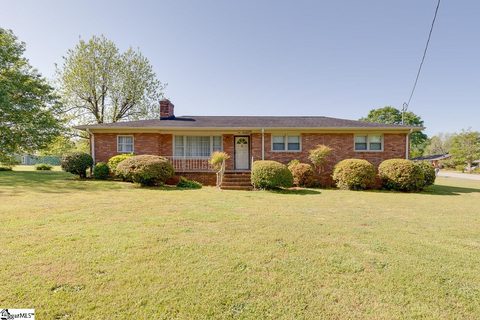 200 Sondra Avenue