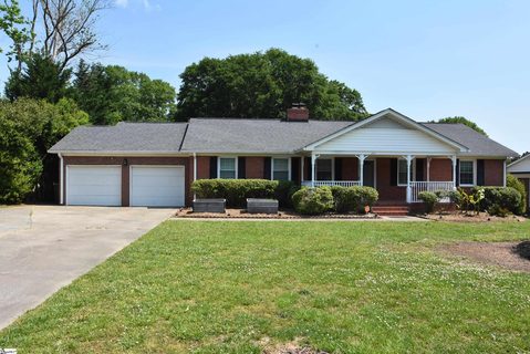 203 Rollingreen Road