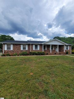 401 Chick Springs Road sold home in King Acres, Greer, SC