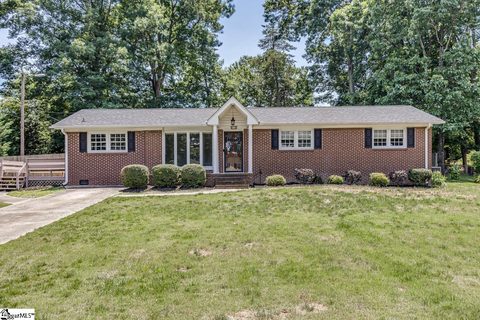 4 Strand Court sold home in Coral Ridge, Taylors, SC