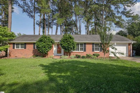 14 Ellesmere Drive
