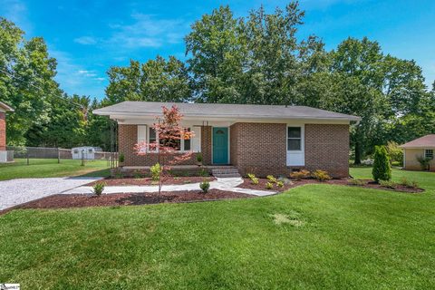 4 Cox Street sold home in Sunny Acres, Travelers Rest, SC