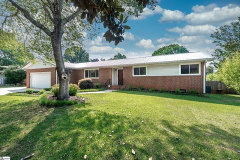 9 Camelback Road sold home in Canterbury Hills, Greenville, SC