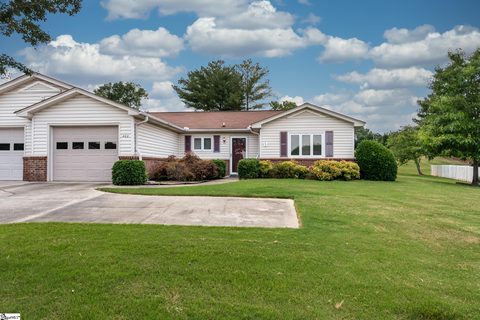 402 Lakeside Circle