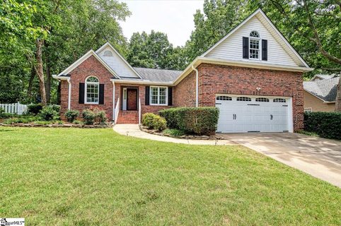 104 Edmondston Court