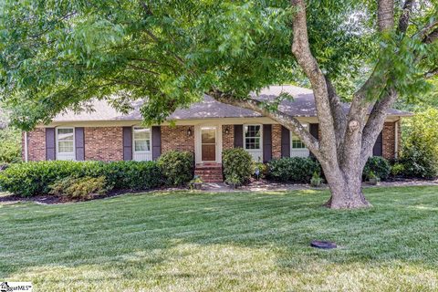 4 Leacroft Drive