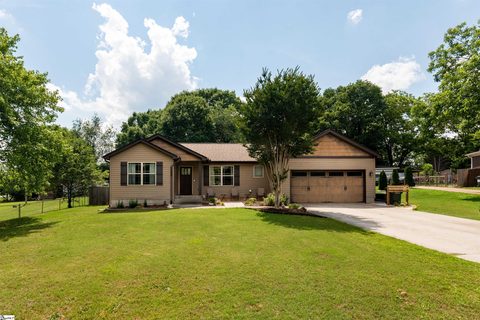 11 Paris View Drive sold home in Paris View, Taylors, SC