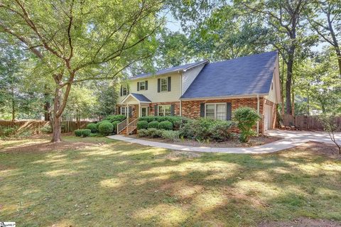 704 Hedgewood Terrace