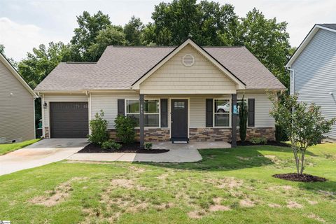 805 N Mossy Rock Road