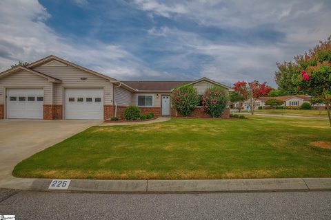 225 Lakeside Circle