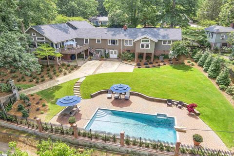 123 Ashford Avenue