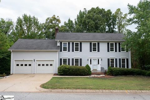 201 Foxhound Road