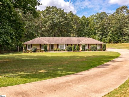104 Edgebrook Court
