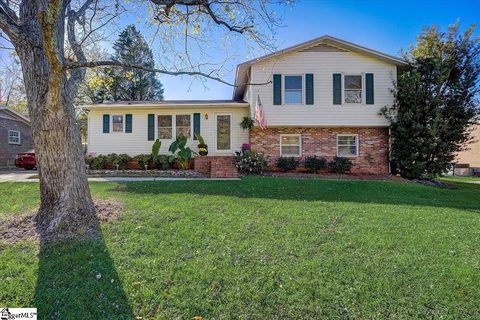 25 Tamwood Circle