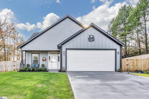 100 Meadowinds Drive sold home in Meadowind Farms, Spartanburg, SC