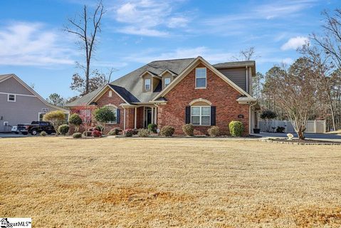 111 Fairoaks Drive sold home in Wyatts Grant, Williamston, SC